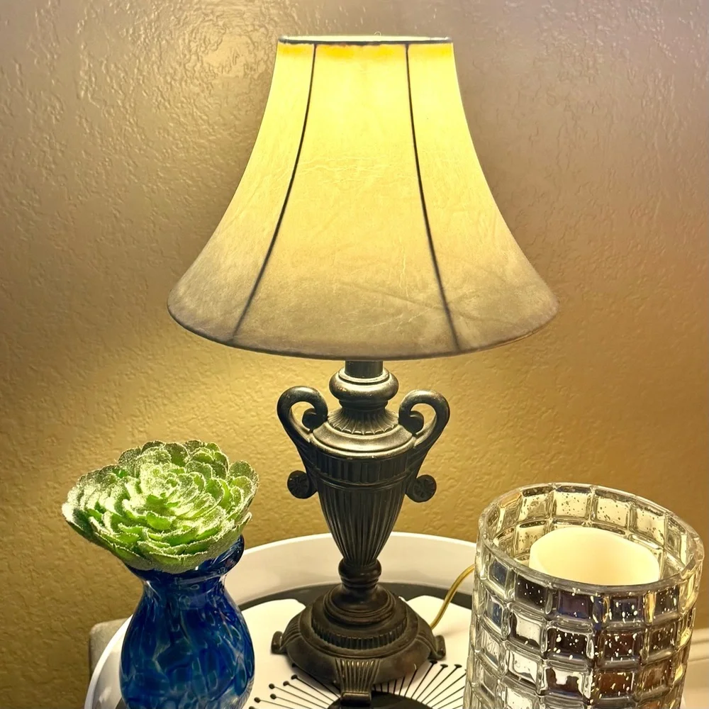 Vintage Table Top Lamp - Picture 16 of 16